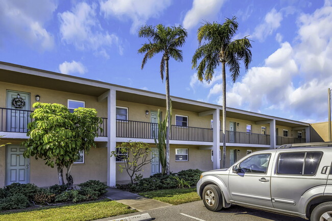 Building Photo - 12300 Park Blvd Unit 221