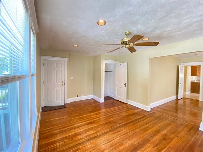 Photo - 39 Davis Rd Unit 1