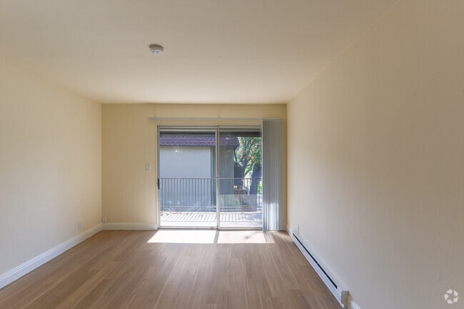 2BR, 1BA - 824SF - Living Room - Bonnie Terrace Apartments