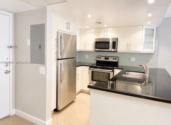 Photo - 2000 Atlantic Shores Blvd Unit 316
