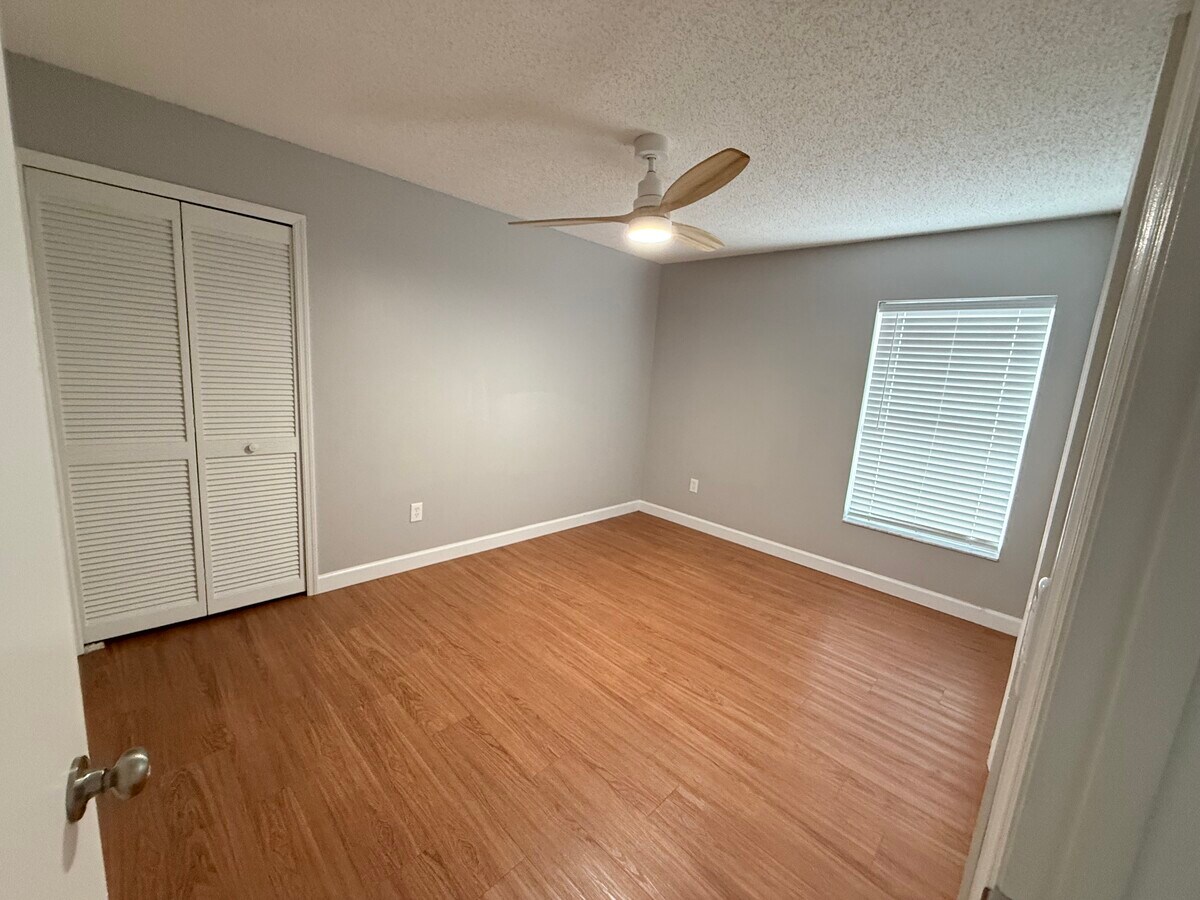 Photo - 8820 Tottenham Way