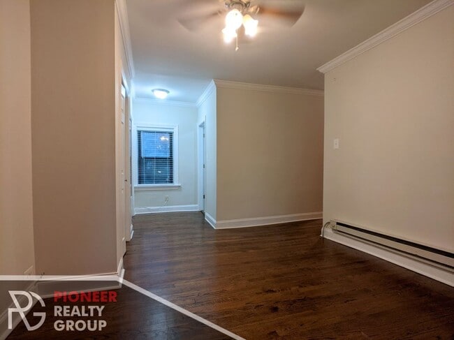Photo - 837 W Cornelia Ave Unit 3S