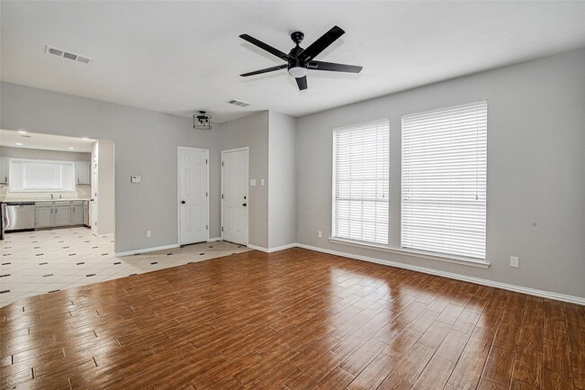 Photo - 120 N Flaxseed Ln