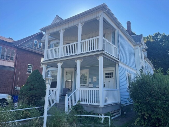 Building Photo - 937 W 9th St Rental
