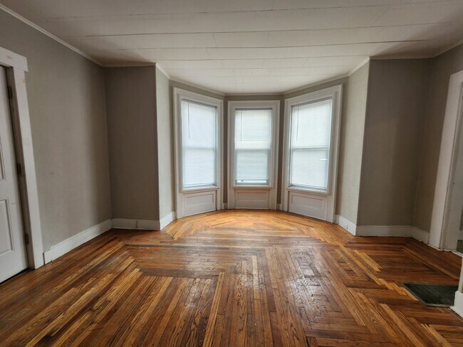 Photo - 74 William St Unit 1F