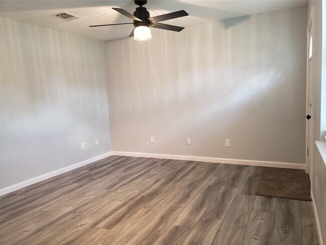 Photo - 1503 Ryon St