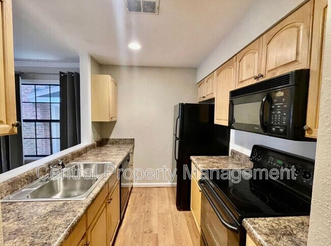 Photo - 408 Townes St Unidad 32 Rental