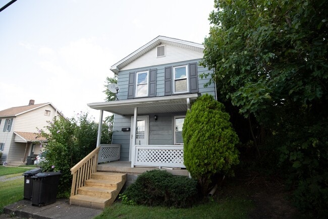 Photo - 13 S 5th St House