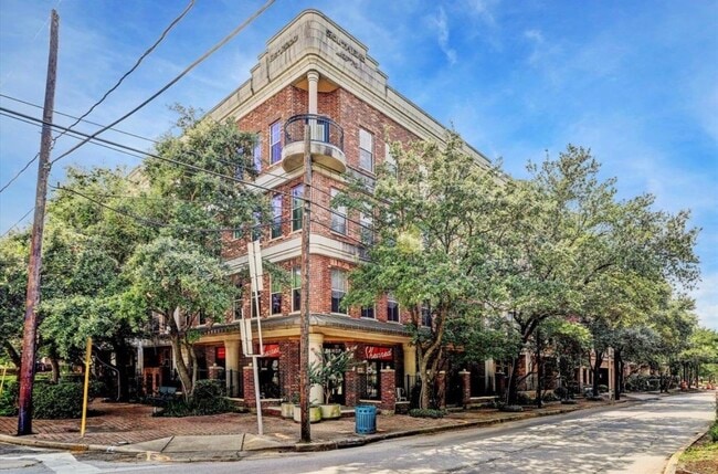 Building Photo - 1618 Elgin St Unit 10