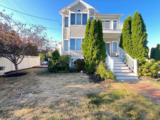 Photo - 141 Grovers Ave