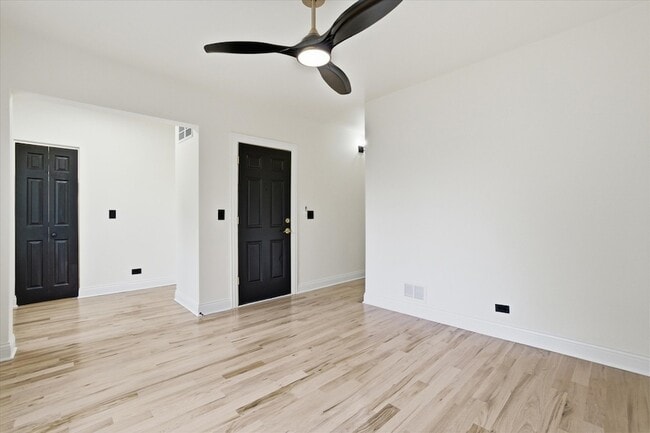 Photo - 5415 S Hoyne Ave