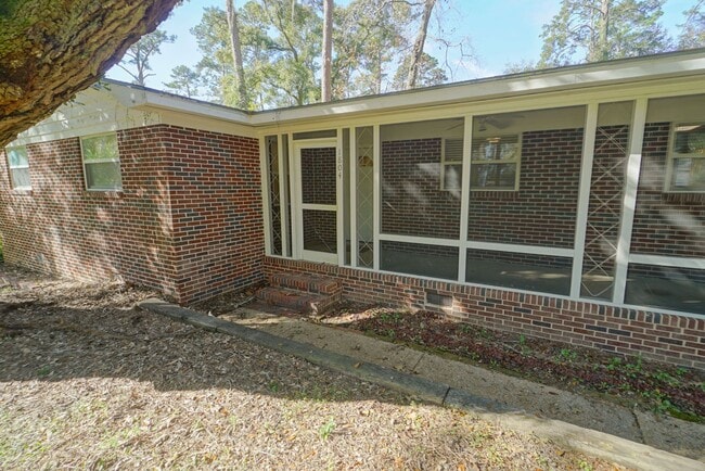 Photo - Cozy 3/2 Single Family Home