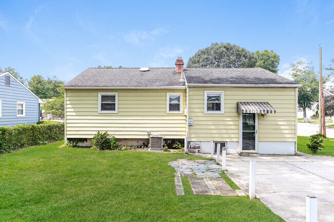 Photo - 1107 Hickory St