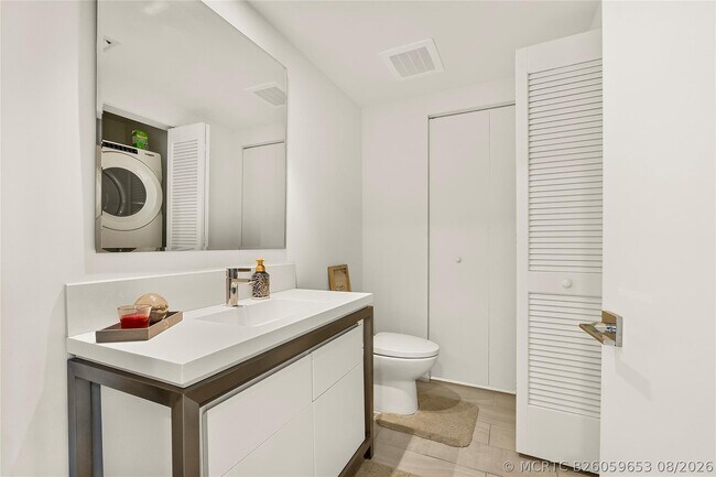 Photo - 2000 Metropica Wy Unit 216