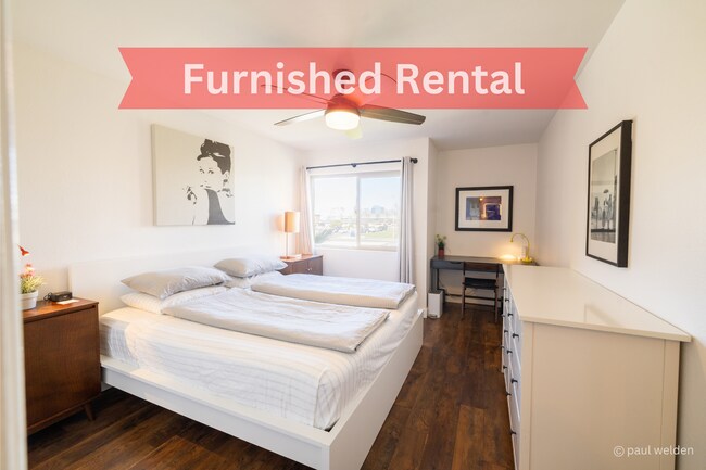 Very comfortable mattress & work desk - 1111 E University Dr Unit 205