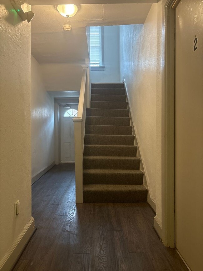Photo - 232 E King St