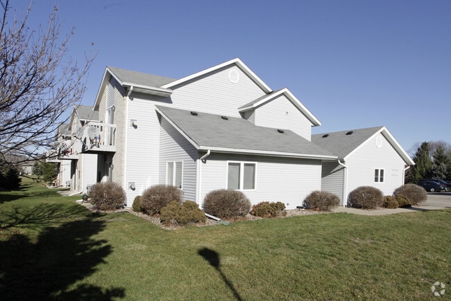 Primary Photo - 520-550 Athletic Way