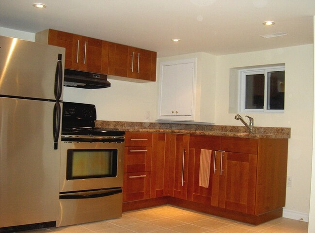 Photo - 2A Tiverton Av