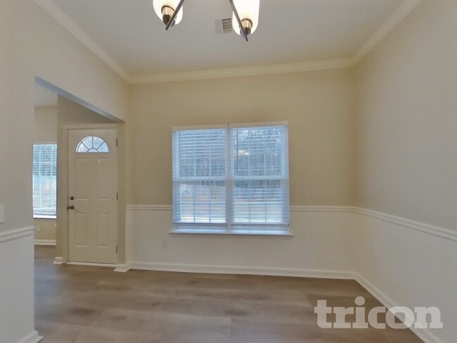 Photo - 427 Sapphire Bend