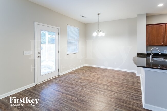 Photo - 283 Cameron St