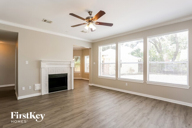 Photo - 5711 Parryville Dr