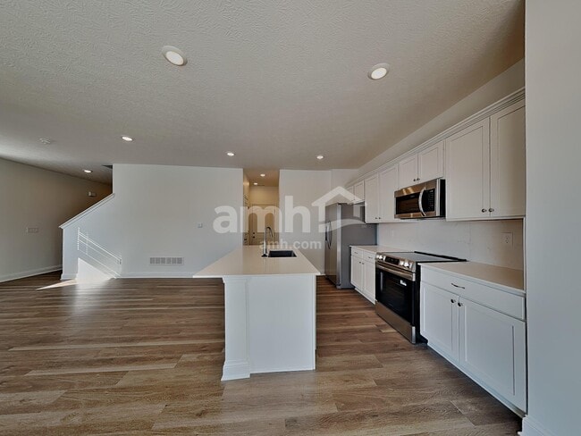 Photo - 9049 Henley Ave