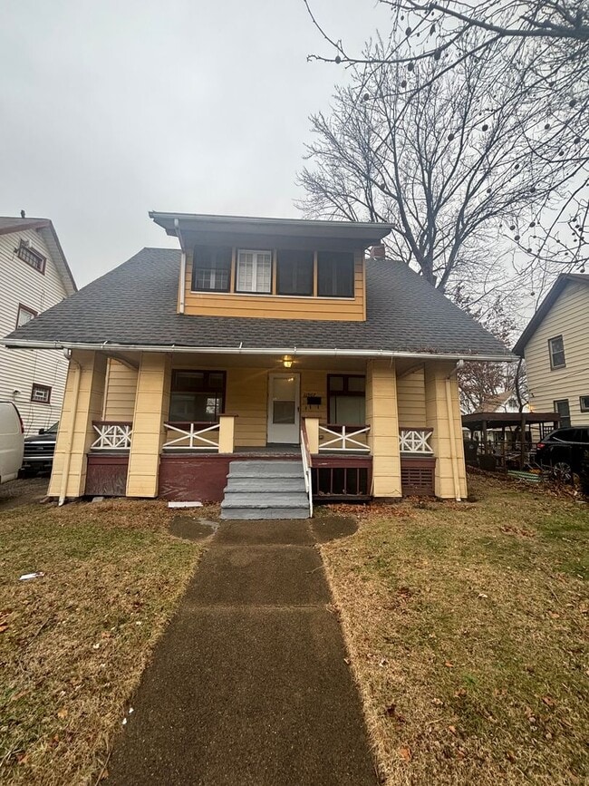 Building Photo - Cleveland East Side Single