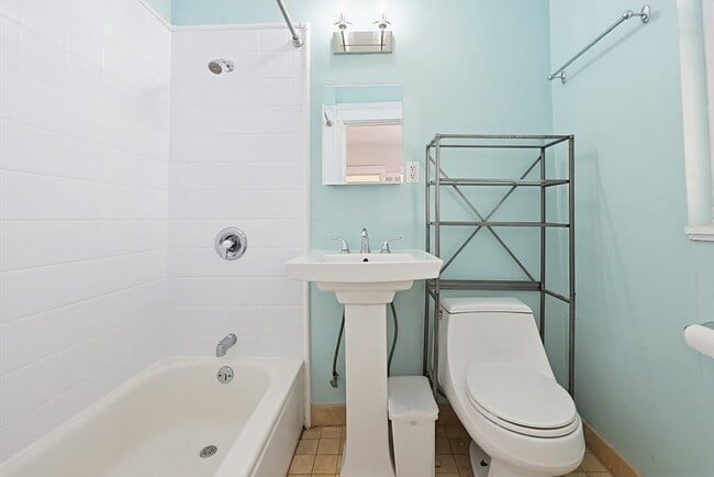 Photo - 62 Queensberry St Unit 407