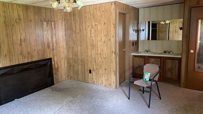 Photo - Brookins Lane