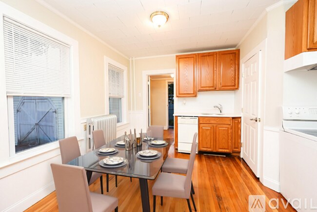 Photo - 30 Sheppard Ave