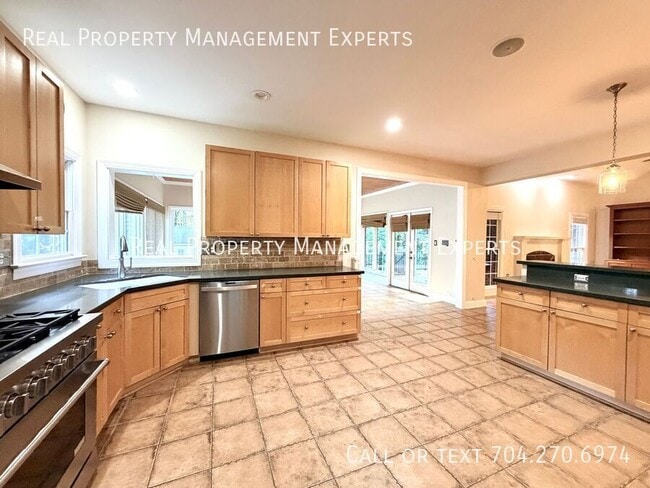 Photo - 3012 Ed Reid St