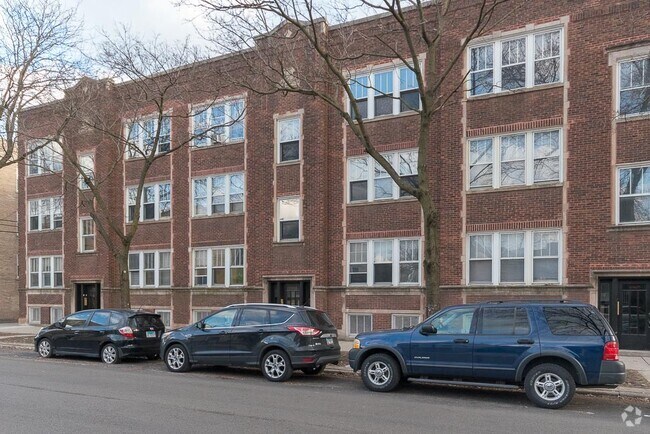Building Photo - 1923 W Winnemac Ave Rental