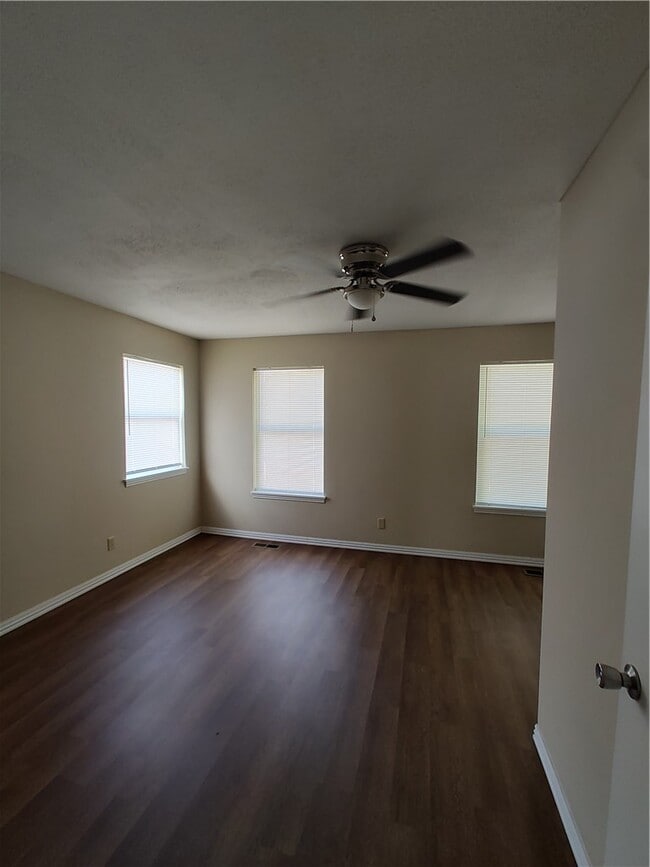 Photo - 2989 Setter St