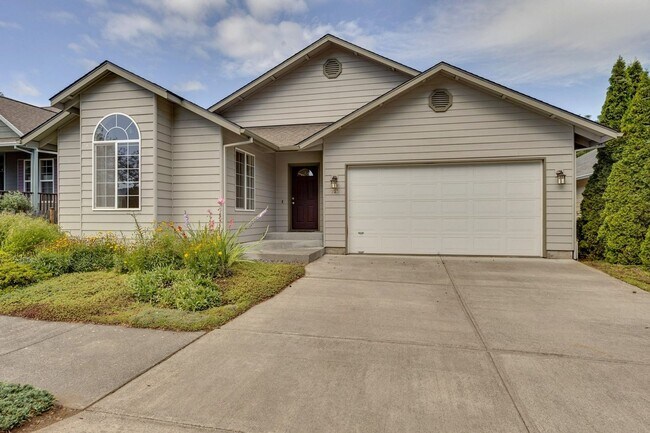 Application Pending - 3 Bedroom Home For R... - Application Pending - 3 Bedroom Home For R...
