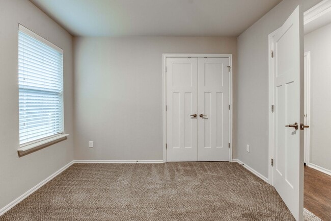 Photo - 8815 SW 45th St