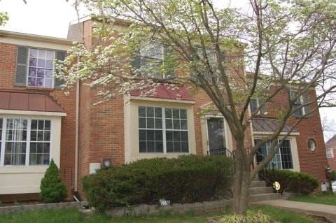 Building Photo - 8212 Londonderry Ct