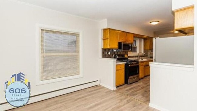 Photo - 5565 W 95th St Unit 2R