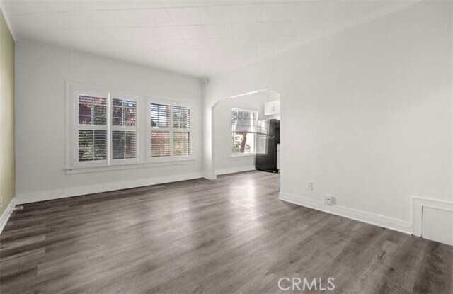 Photo - 2121 James M Wood Blvd Unidad 221