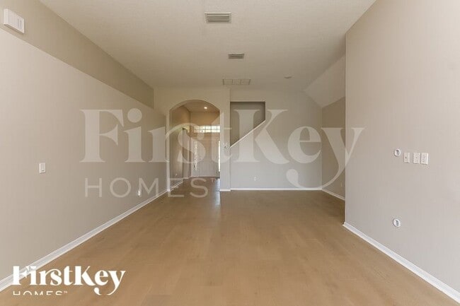 Photo - 5710 Butterfield St