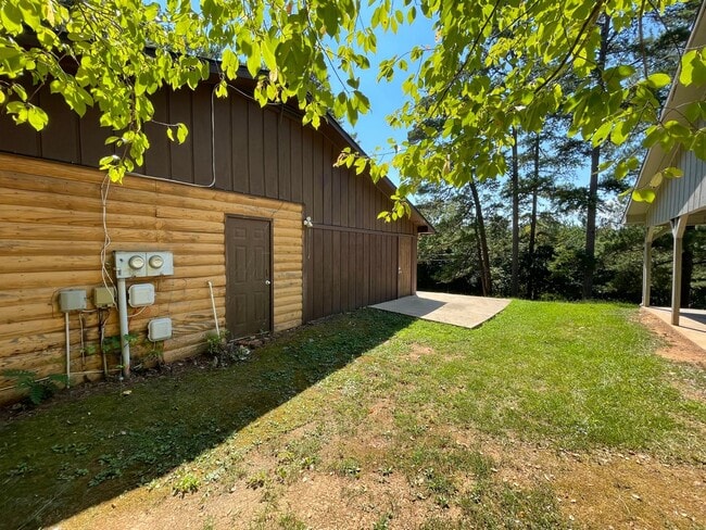 Photo - Secluded 2/1.5 Apartment East Rome $1,095