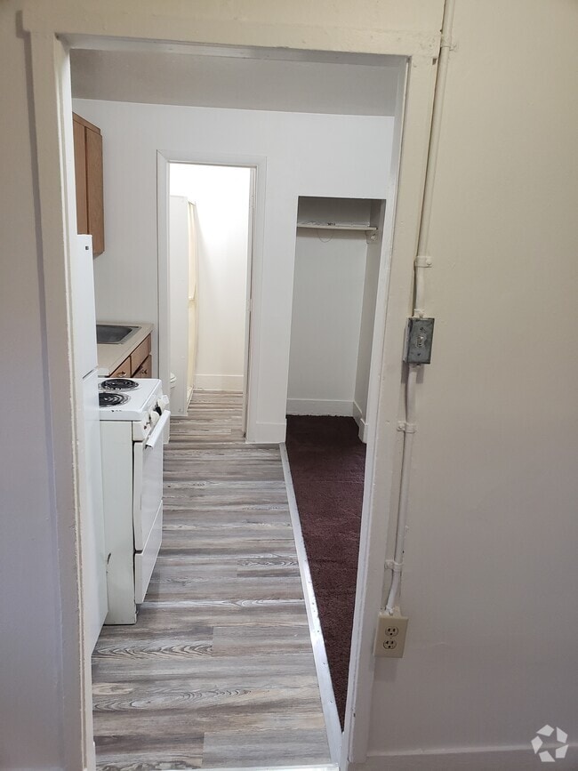 Building Photo - 393 S Eastern Ave Unit 1 Rental