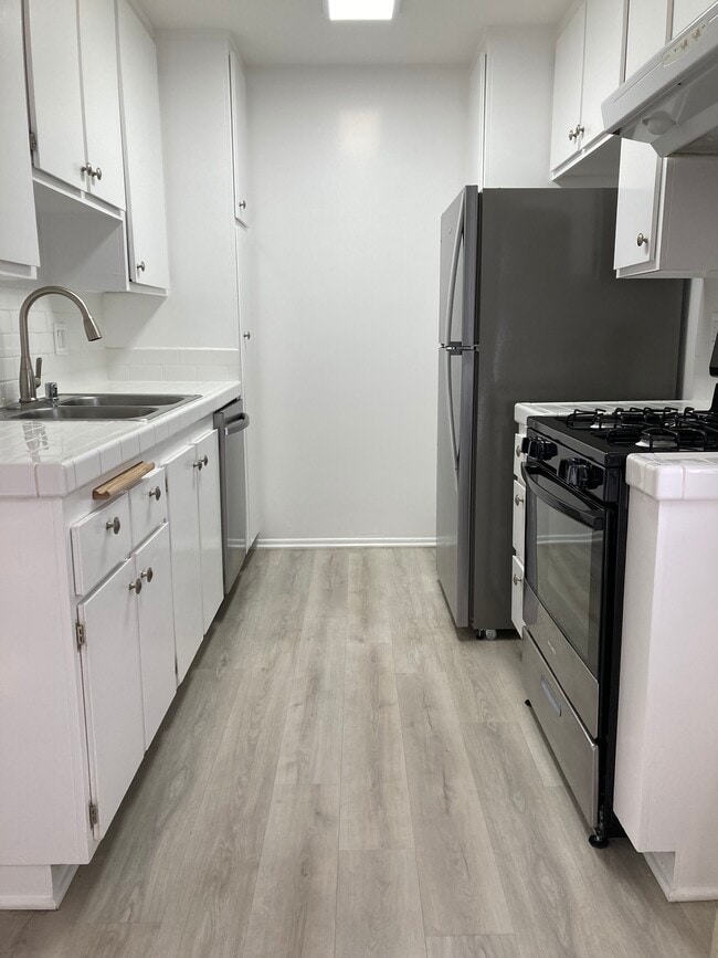 New Stainless Kitchen Appliances - 1236 Amherst Ave