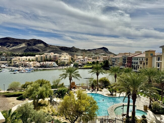Photo - Stylish Lake Las Vegas Studio | Fully Furnished | Flexible Lease Terms & All utilities included! Unidad #439