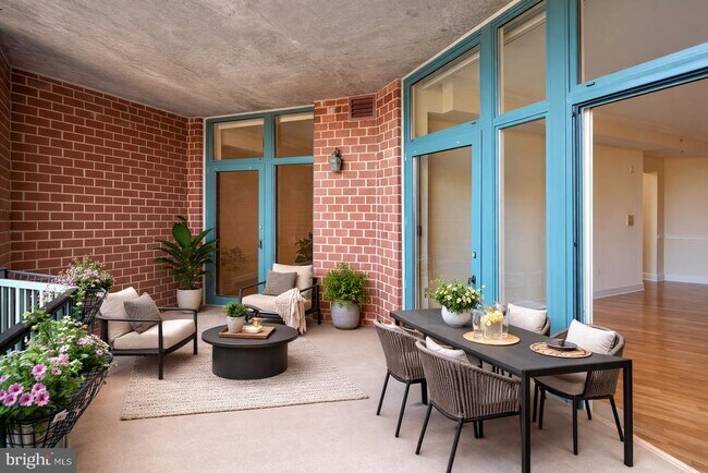 Photo - 502 W Broad St Unit 310