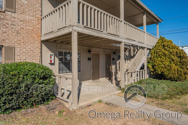 Building Photo - 901 25th Ave Unit Apt A2