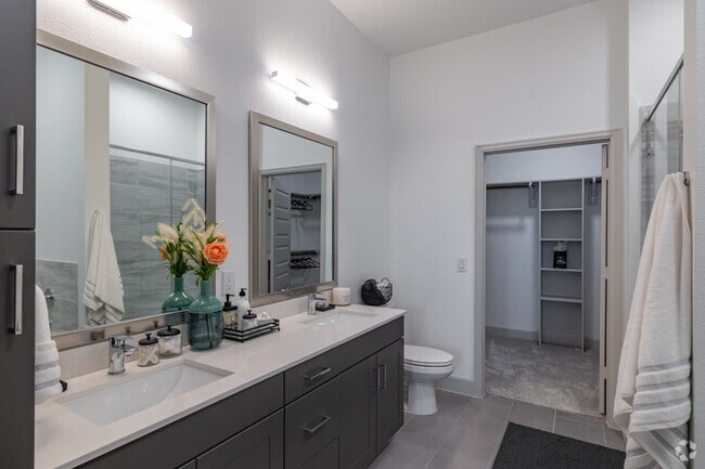 First bathroom - The Rosslyn at Garden Oaks