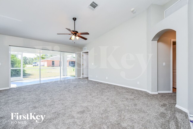 Photo - 416 Jourferie Rd