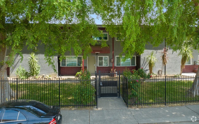 Photo - Townhouse Pacifica Apartments