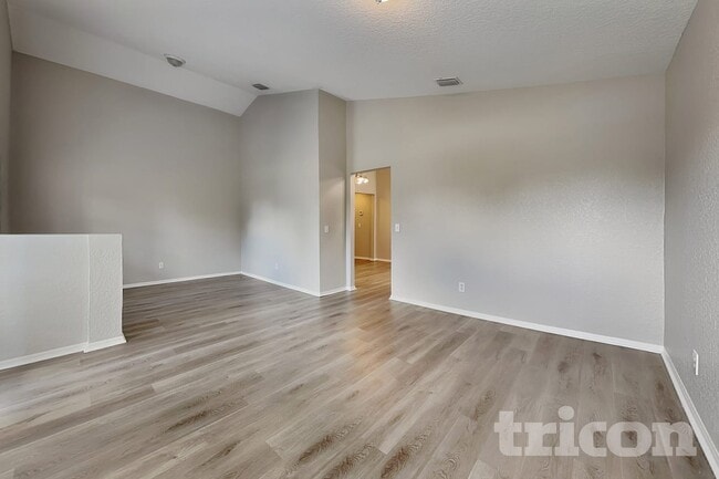 Photo - 1124 Vinetree Dr