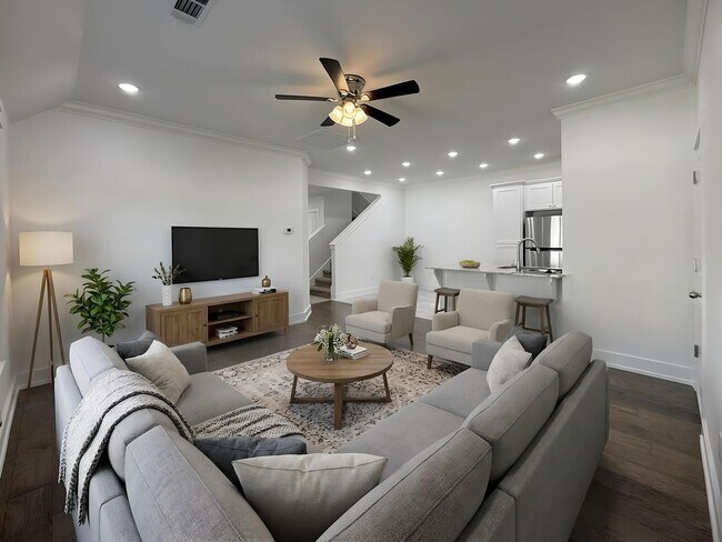 Photo - 2002 E Brookview Dr Unit A